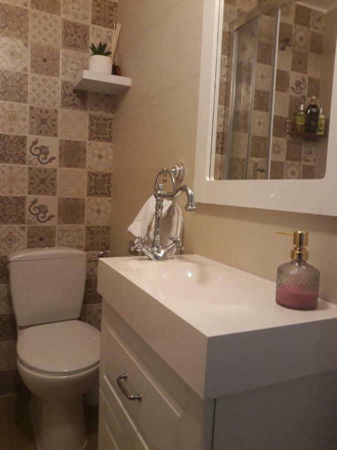Studio Apartment Angie Split Eksteriør billede